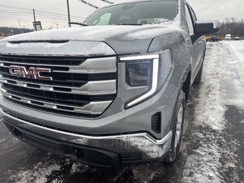 New 2026 GMC Sierra 1500 SLE image 10