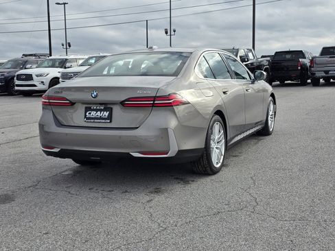 Used 2024 BMW 530i image 7