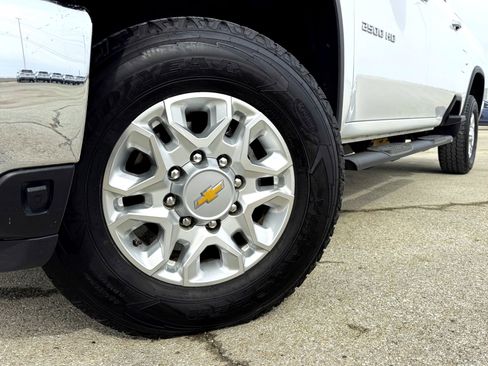 Used 2024 Chevrolet Silverado 2500 LTZ w/ LTZ Plus Package image 2