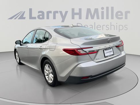 Used 2025 Toyota Camry LE FWD image 3