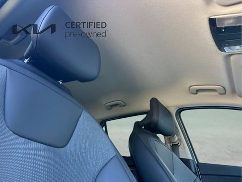 Certified 2024 Kia Niro Wind FWD image 18