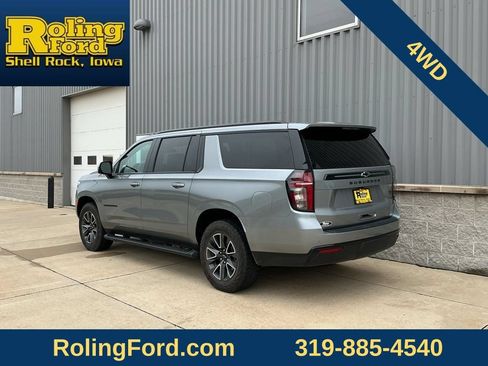 Used 2023 Chevrolet Suburban Z71 w/ Luxury Package AWD/4WD image 3