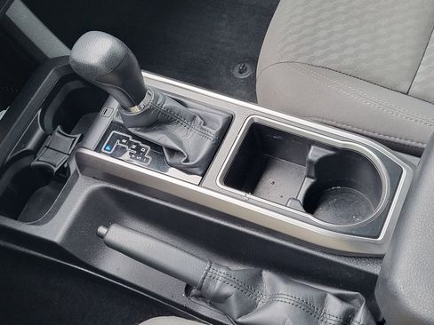 Used 2023 Toyota Tacoma SR5 w/ Technology Package image 18