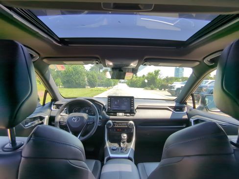 Used 2022 Toyota RAV4 XSE w/ XSE Grade Weather Package AWD/4WD image 12