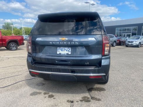 Used 2021 Chevrolet Suburban LT w/ Luxury Package AWD/4WD image 11