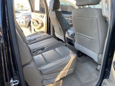 Used 2020 Chevrolet Suburban LT image 24