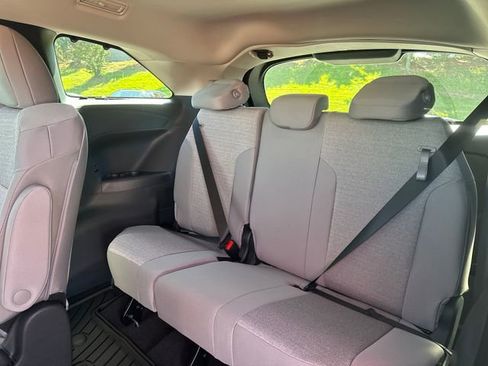 New 2026 Toyota Sienna LE FWD image 18