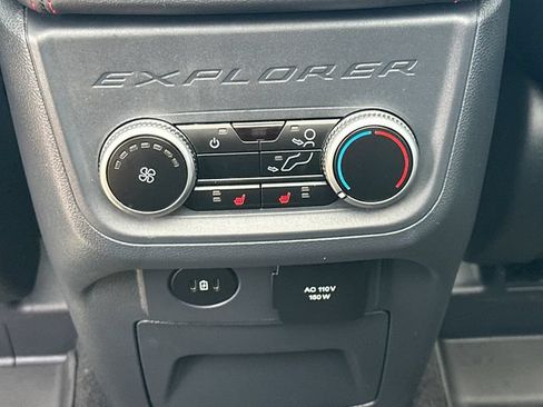 Certified 2025 Ford Explorer ST-Line w/ Premium Package AWD/4WD image 19