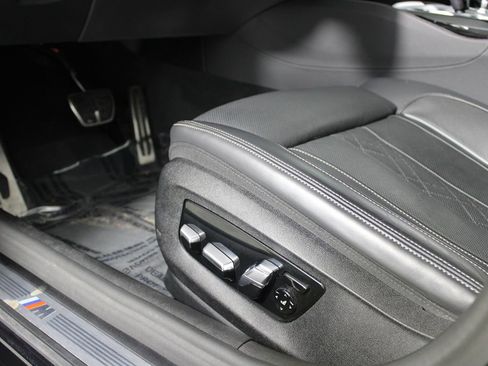 Used 2023 BMW 540i w/ Executive Package image 28