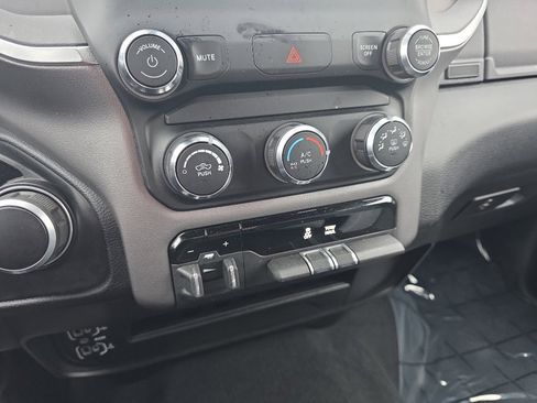 Used 2024 RAM 2500 Big Horn w/ Bed Utility Group image 33