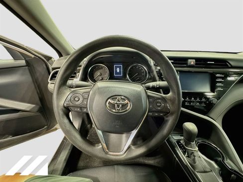 Used 2019 Toyota Camry LE FWD image 11