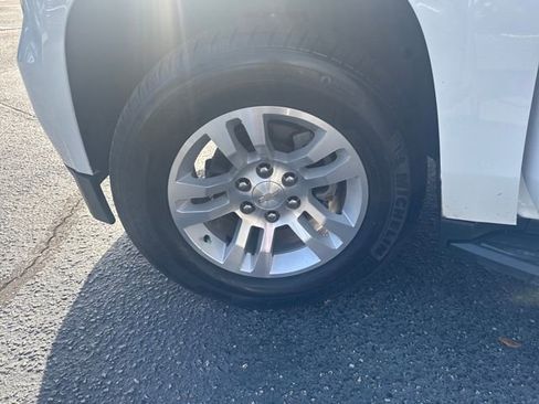 Used 2018 Chevrolet Tahoe LT image 29