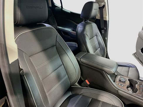 Used 2020 GMC Acadia Denali w/ Denali Ultimate Package image 31