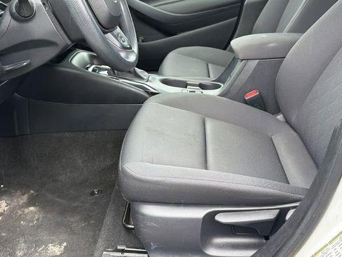 Used 2024 Toyota Corolla LE FWD image 9