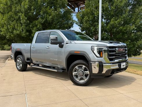 Used 2025 GMC Sierra 2500 SLT w/ SLT Premium Package AWD/4WD image 1