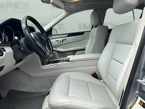 Used 2014 Mercedes-Benz E 250 BlueTEC Sedan image 10