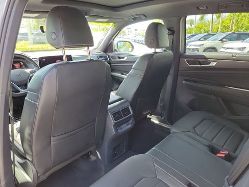 Used 2024 Volkswagen Atlas Cross Sport SEL R-Line image 12