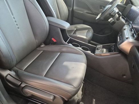 Used 2024 Hyundai Kona Limited AWD/4WD image 22
