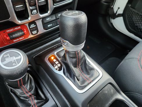 Certified 2022 Jeep Wrangler Unlimited Rubicon w/ LED Lighting Group image 17