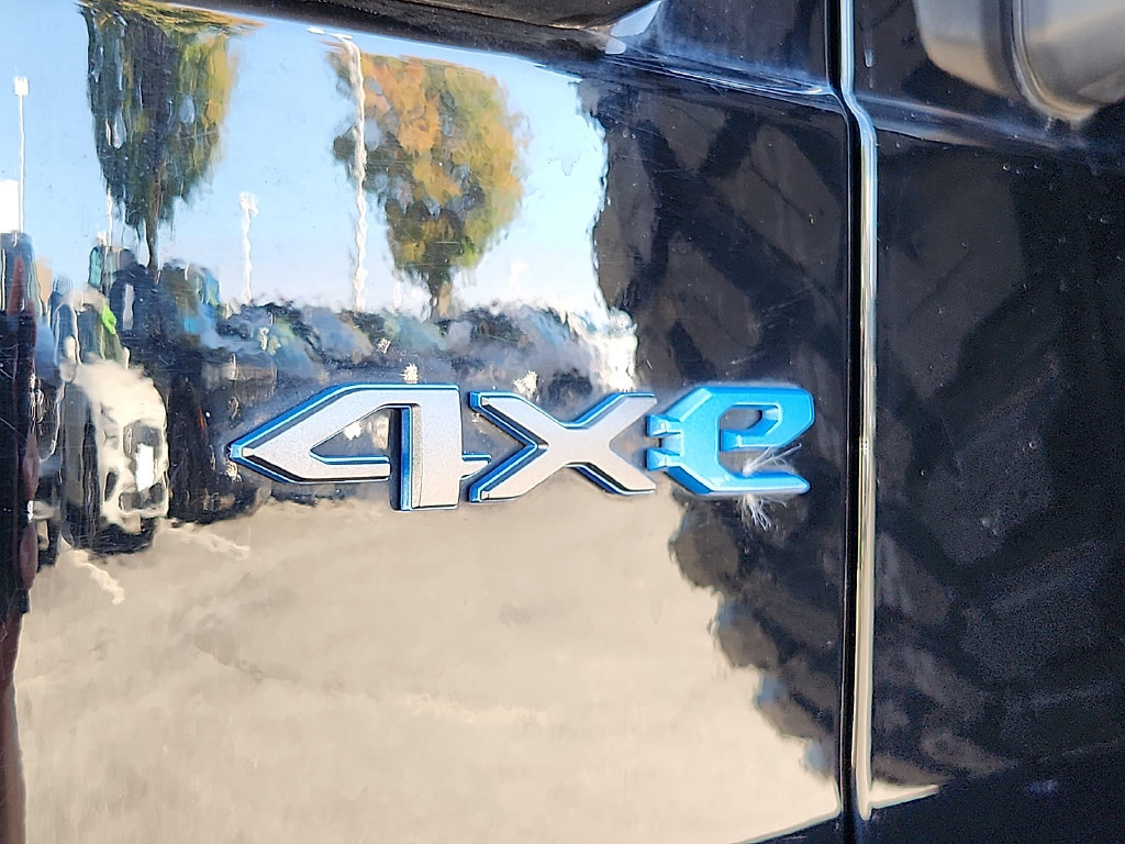 Used 2023 Jeep Wrangler Unlimited AWD/4WD image 32