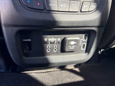 Used 2021 Honda Pilot Touring image 32