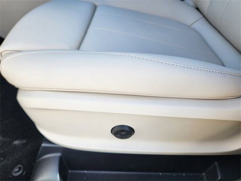 Certified 2026 Mercedes-Benz GLA 250 4MATIC image 9