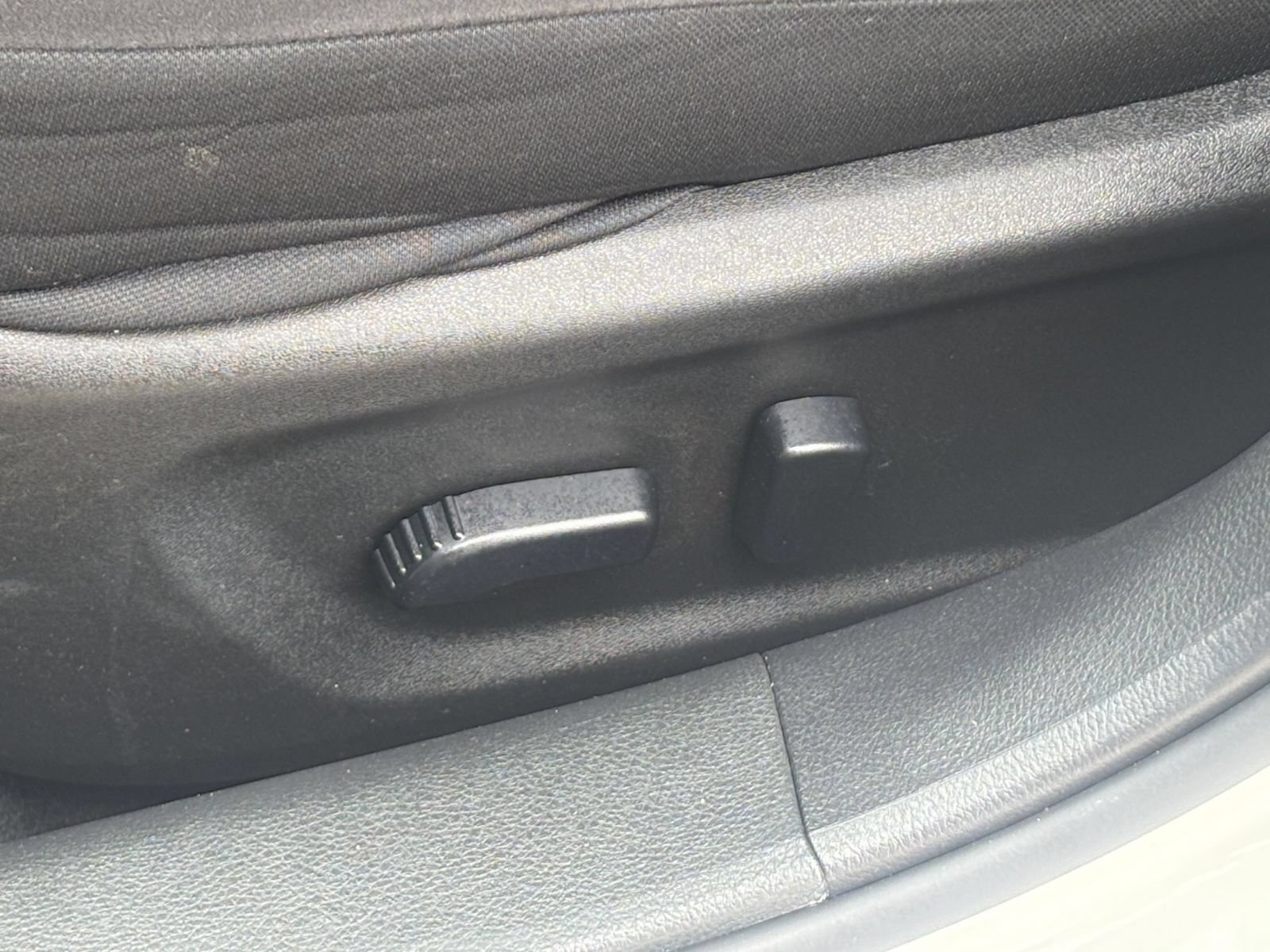 Used 2025 Nissan Altima 2.5 SV FWD image 21