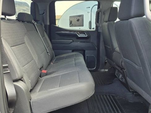 Used 2023 Chevrolet Silverado 1500 LT AWD/4WD image 16