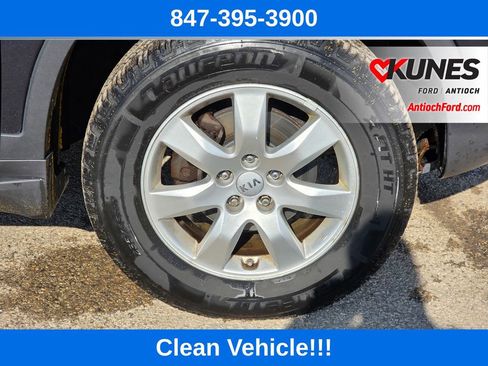 Used 2013 Kia Sorento LX w/ Convenience Pkg image 9