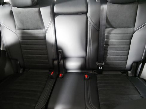 New 2025 Mitsubishi Outlander SE image 3