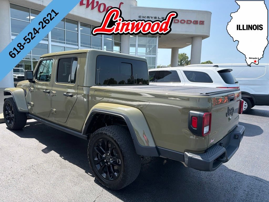 Used 2025 Jeep Gladiator Sport AWD/4WD image 3