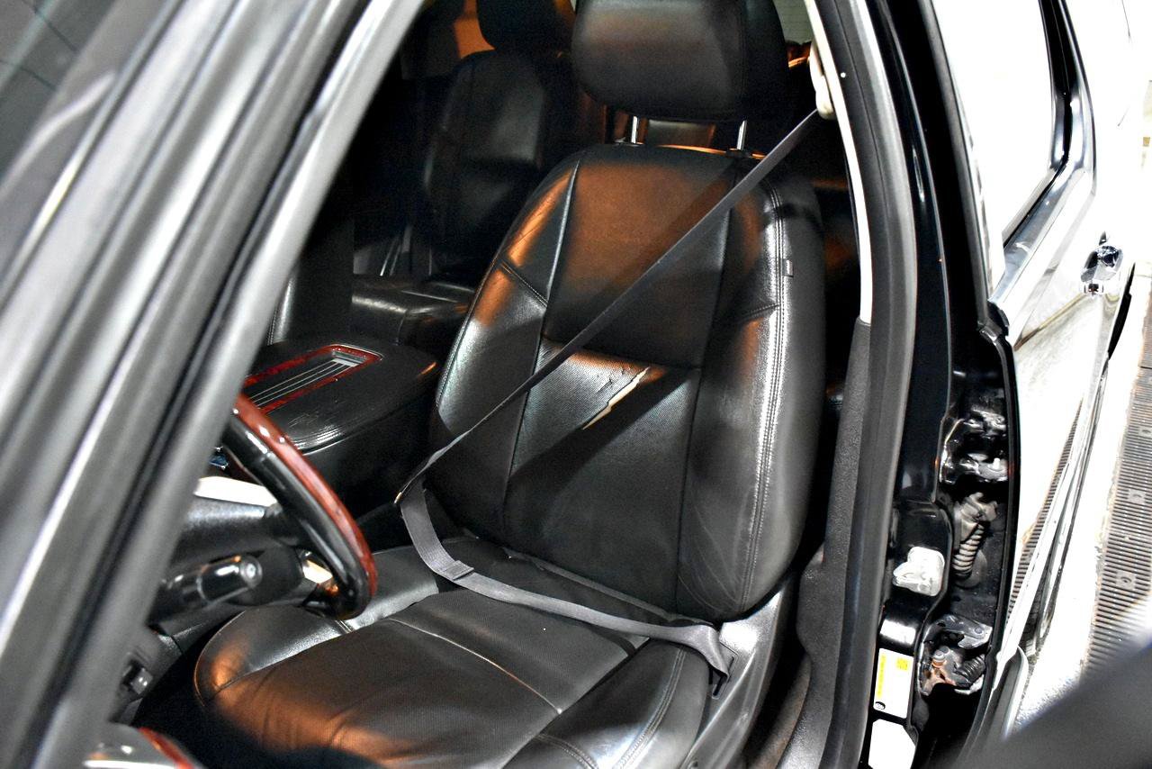 Used 2014 Cadillac Escalade Luxury RWD image 35