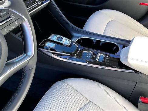 Used 2022 Hyundai Sonata Limited FWD image 18