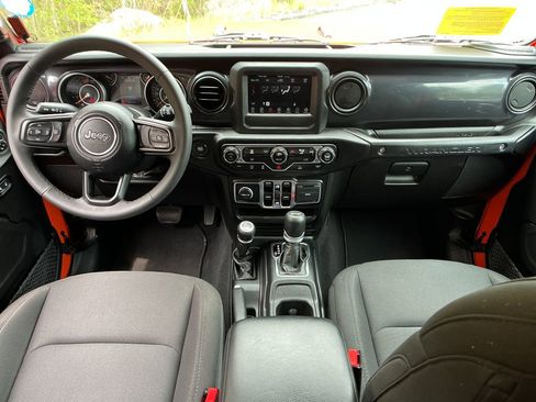 Used 2023 Jeep Wrangler Unlimited Sport AWD/4WD image 13