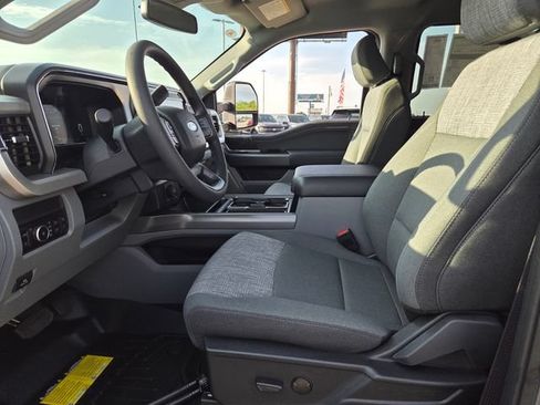 New 2026 Ford F250 XLT w/ XLT Premium Package AWD/4WD image 32