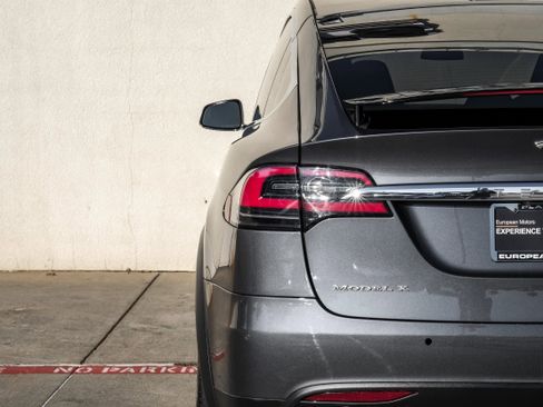 Used 2018 Tesla Model X 75D image 58