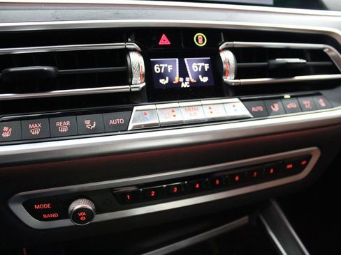 Used 2021 BMW X7 M50i w/ Dynamic Handling Package image 14
