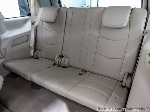 Used 2018 Cadillac Escalade Premium Luxury image 11