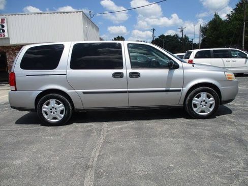 Used 2008 Chevrolet Uplander LS w/ Climate Package FWD image 2