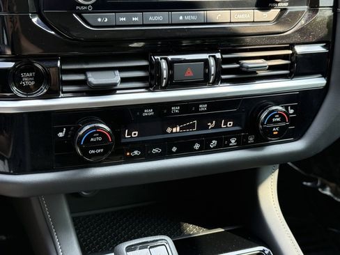 Certified 2025 Nissan Pathfinder SV image 13