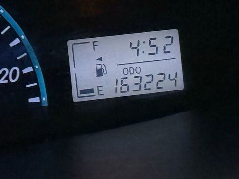 Used 2011 Toyota Yaris Sedan image 27