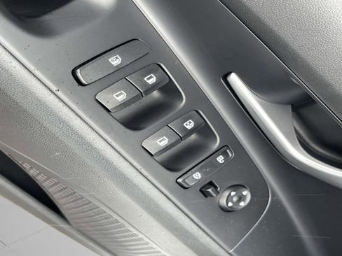 Used 2023 Hyundai Elantra SEL image 24