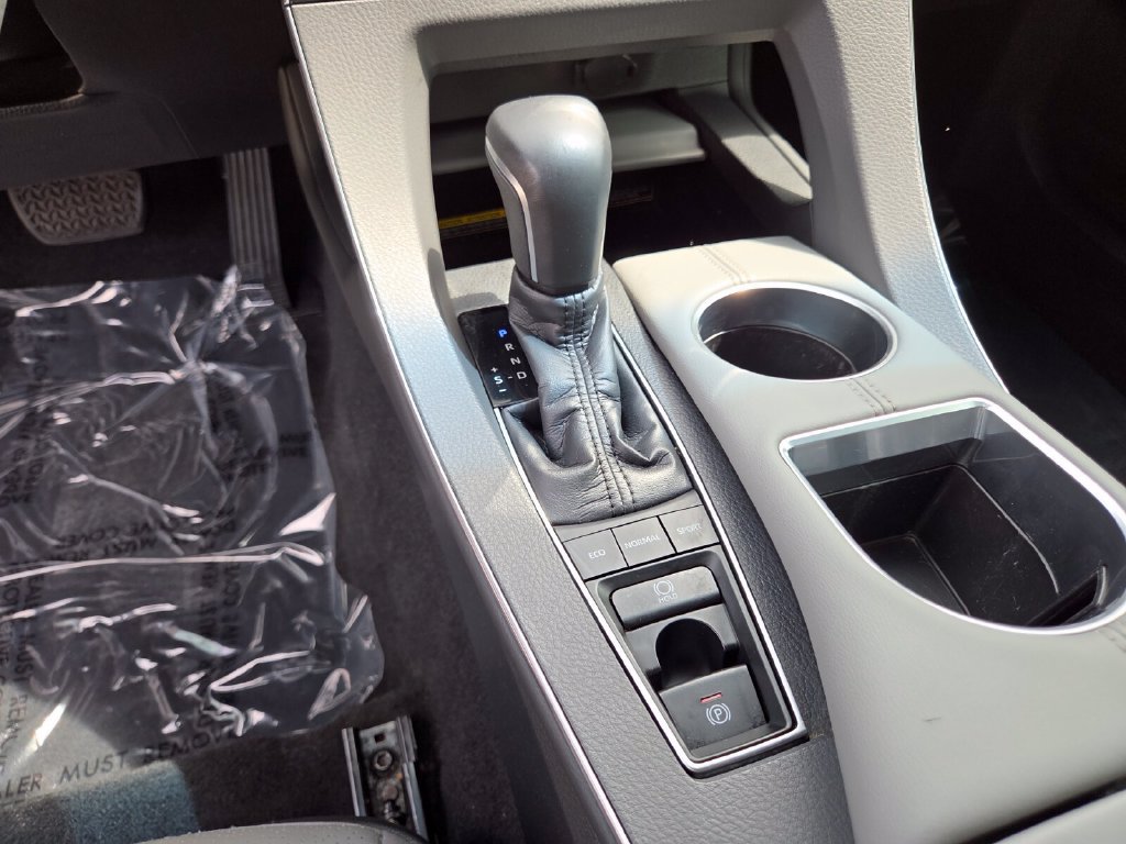 Used 2020 Toyota Avalon Limited w/ Advanced Safety Package FWD image 30