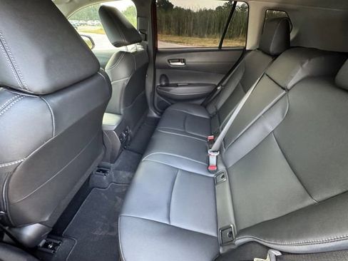 Used 2026 Toyota Corolla Cross XLE w/ Convenience Package FWD image 30