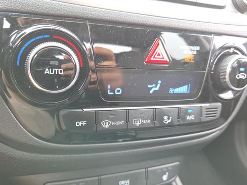 Used 2018 Hyundai Accent Limited image 24