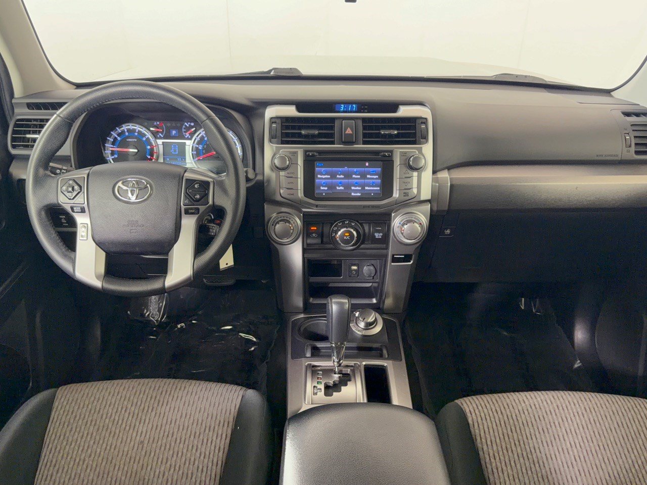 Used 2019 Toyota 4Runner SR5 AWD/4WD image 17