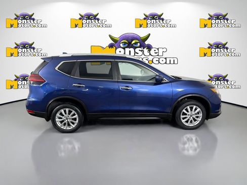 Used 2018 Nissan Rogue SV AWD/4WD image 4