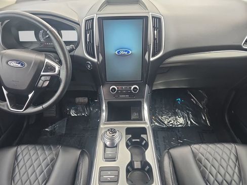 Used 2024 Ford Edge Titanium image 12