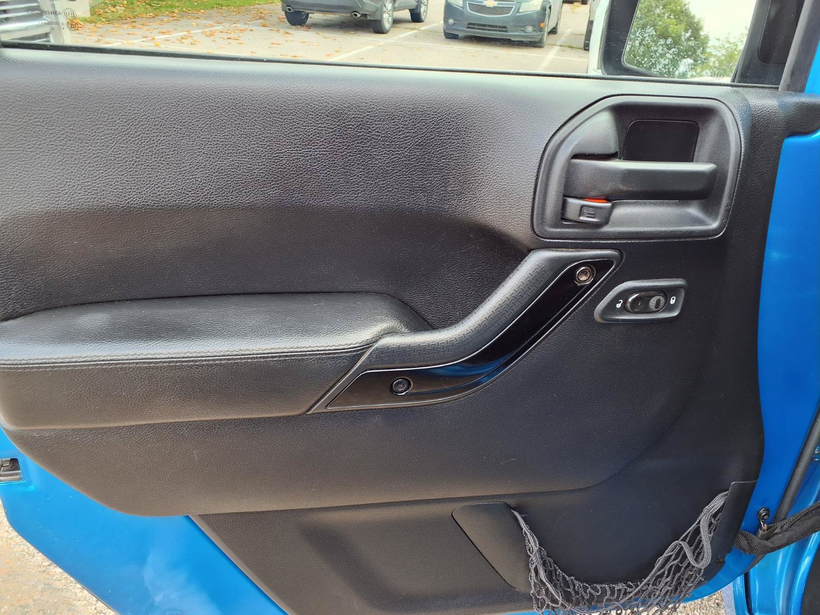 Used 2015 Jeep Wrangler Unlimited Sahara AWD/4WD image 15