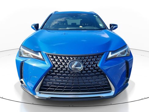 Used 2022 Lexus UX 200 w/ Accessory Package (Z2) FWD image 2